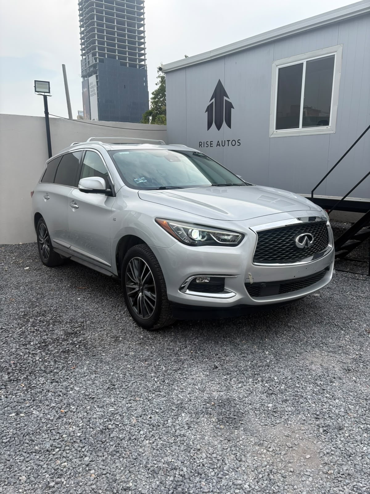Infiniti QX60 2018 — foto 1 de 20
